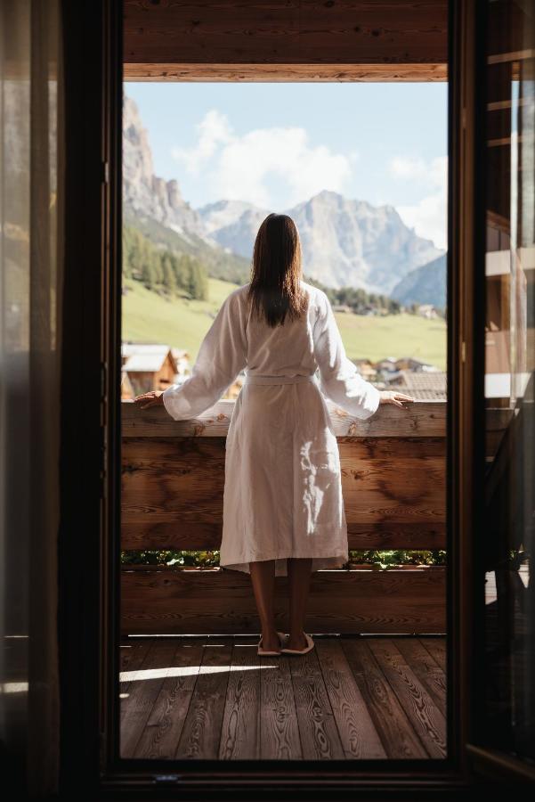 Lagacio Hotel Mountain Residence San Cassiano  Exterior photo